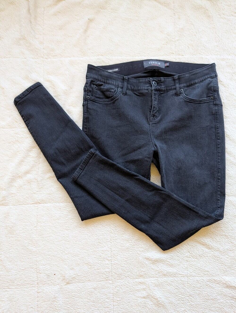 Torrid Midrise Bombshell Skinny Jeans‎